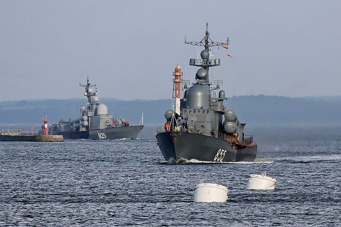 Ракетные катера проекта 12411 "Заречный" (б/н 855) и "Димитровград" (б/н 825)